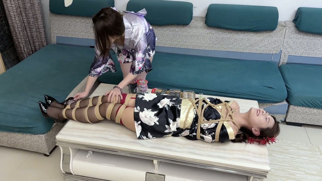 【梦川】人体寿司 巨乳漏出 紧致捆绑 驷马吃寿司-视频-5元站