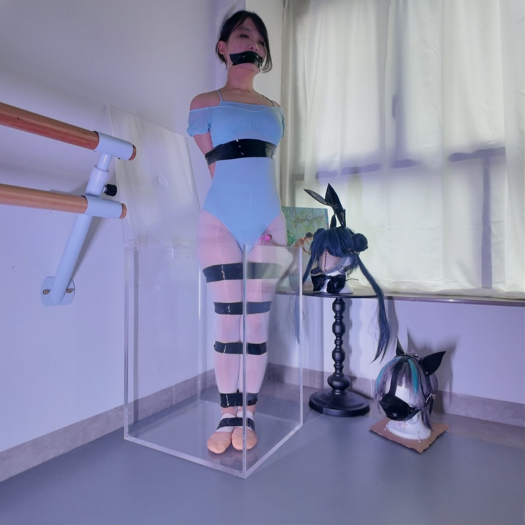【海砂工作室】《闷绝钻箱白丝美少女》- 海砂放置———胶带捆绑 入体跳蛋 放置脱困-视频-5元站