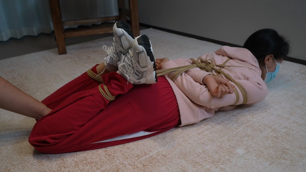 【象人工作室】以安-红色校服绑票！-视频-5元站