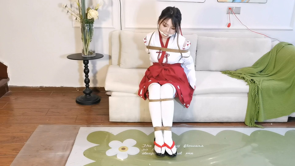 【星期三十三】【嫣儿】红白巫女其一-视频-5元站