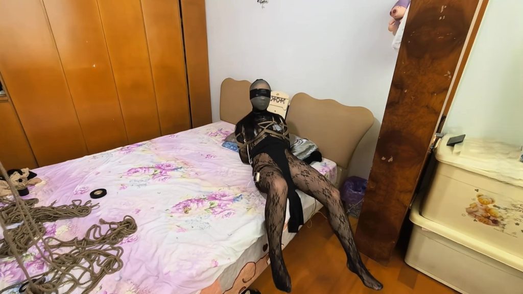 图片[2]-【我的媳妇】223弹、黑丝修女服？蒙眼挑战极限绞刑、她的极限到底在哪？郊狼电击+电流棒双重打击+塑料袋子夕挣扎、口舌侍奉-视频-5元站