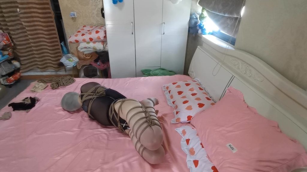 【我的媳妇】140弹、多层重度包裹、丝袜+内内+胶带结合、感官剥夺、虐yin、深喉、高强度 疯狂的挣扎-视频-5元站