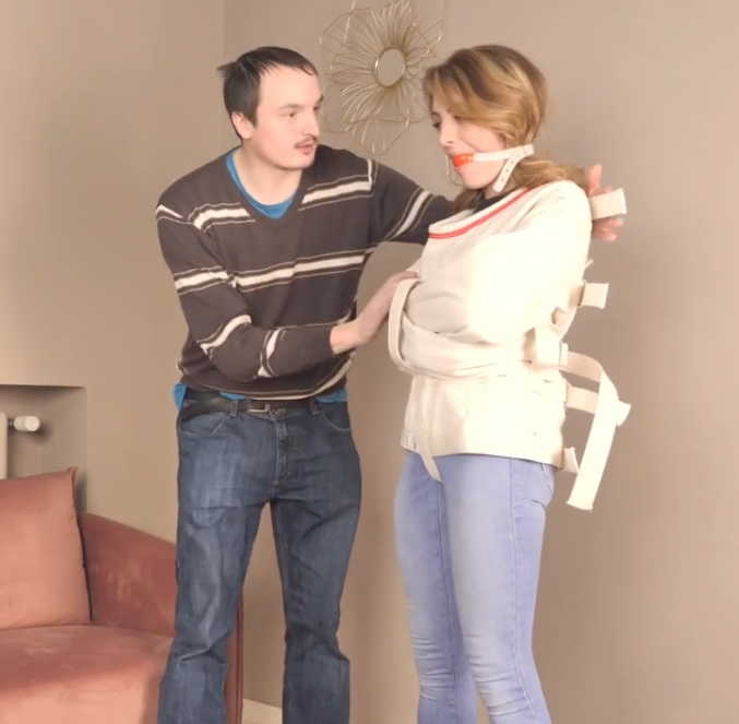 Alba Zevon – Tricked Into Posey Straitjacket-视频-5元站