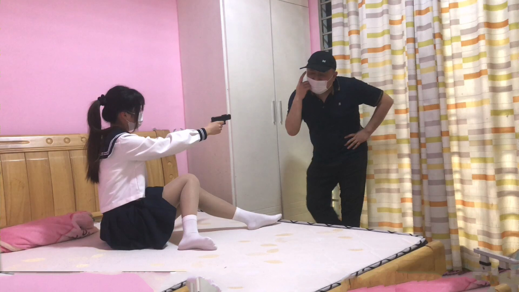 【新月原创】【荷露】剧情片 被入室学生妹 占尽优势被反制 挣脱扎带却被再次制服 驷马之后再无机会-视频-5元站