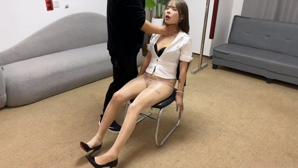 【金宝工作室】掐脖三部曲第三弹-ol女秘书被掐-视频-5元站