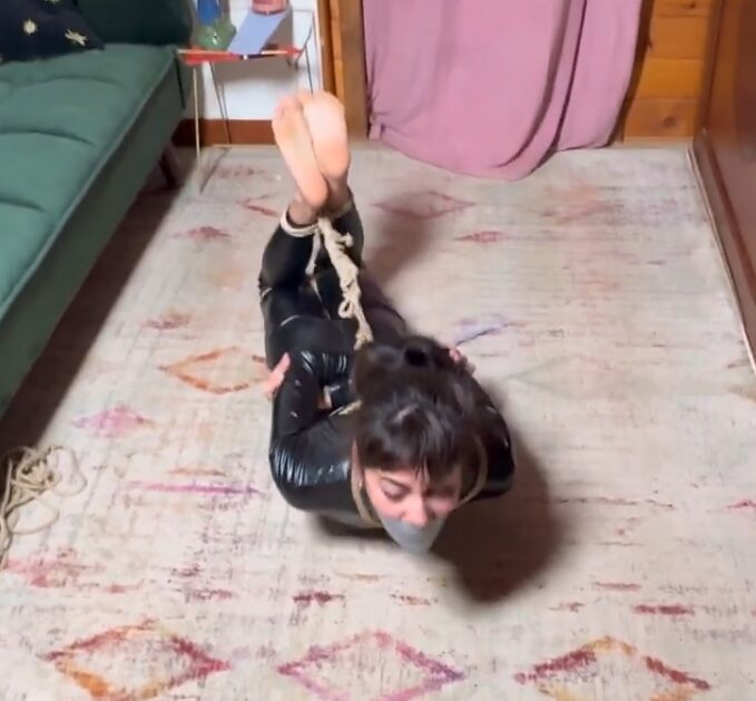 图片[2]-Mayla – Wrong House Robbery POV Bondage Capture-视频-5元站