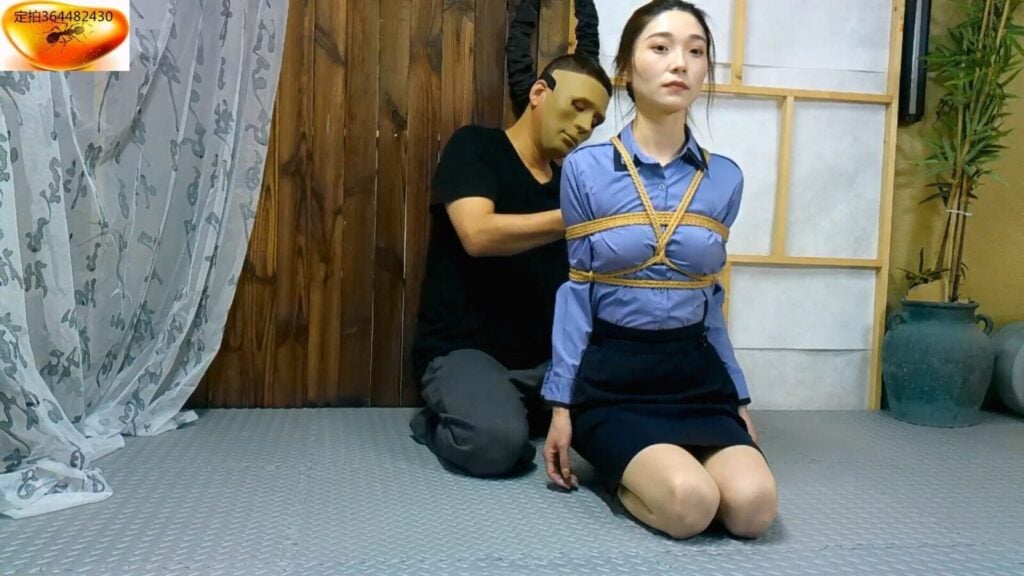 【绳舞飞扬】橘子奴隶秘书（上集）高清版……橘子对刺激的奴隶秘书调教很敏感，鞭子不停叫、口球安排，能明显感觉到橘子很兴奋-视频-5元站
