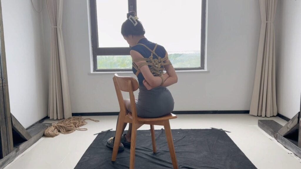 【象人工作室】【试镜】【以安】各个姿势试镜！有舞蹈功底柔韧性是真的好啊~-视频-5元站