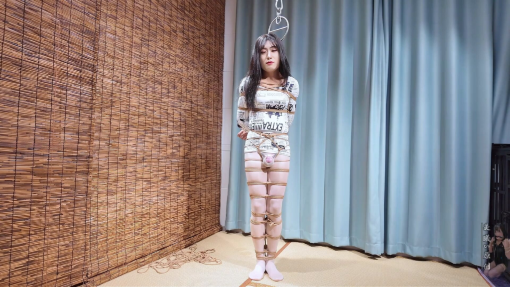 【美曦s】《TK敏儿伪娘锁奴》严厉的TK捆绑伪娘锁奴，全身紧缚吊绑，10厘米高跟鞋罚站，鞭打、高跟鞋踩踏、TK贞操锁、口球、原味丝袜、锁社，严厉的调教捆绑惩罚、原味丝袜嘟到吐-视频-5元站