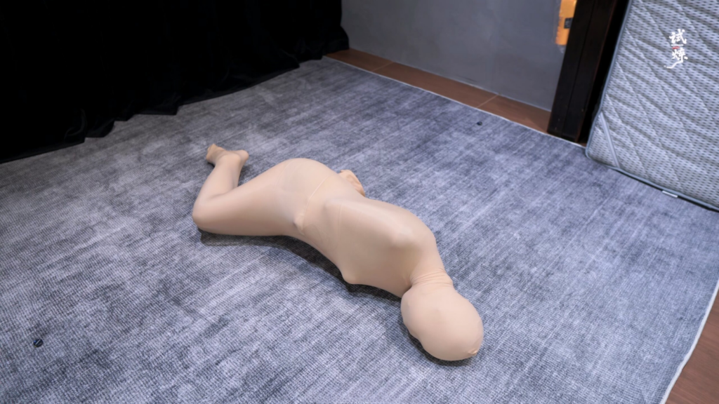 图片[2]-【试炼工作室】眼镜妹极限の蠕动丝袜包裹（六层）与超强力の电击-视频-5元站