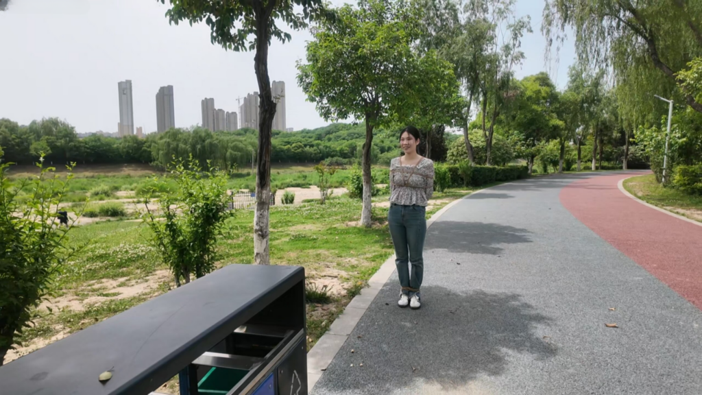 【龙飞绳艺】羞死了 双人室外捆绑 访谈 蹦跳 路人异样的眼光 像看猴一样，内心害羞 害怕 刺激 感觉很丢人-视频-5元站