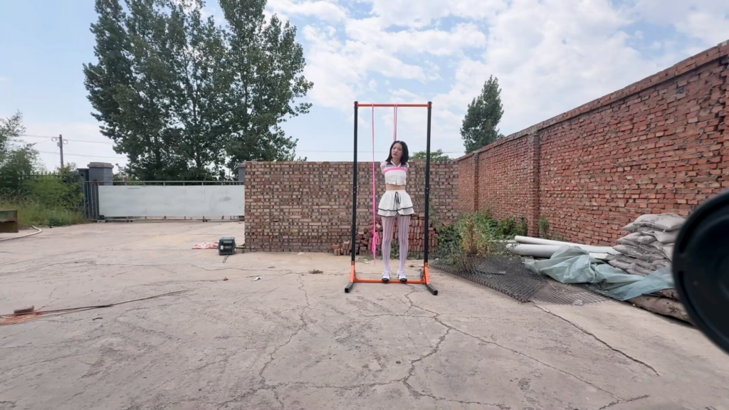 【媚娘工作室】户外调教白丝嫩妹/强高-视频-5元站
