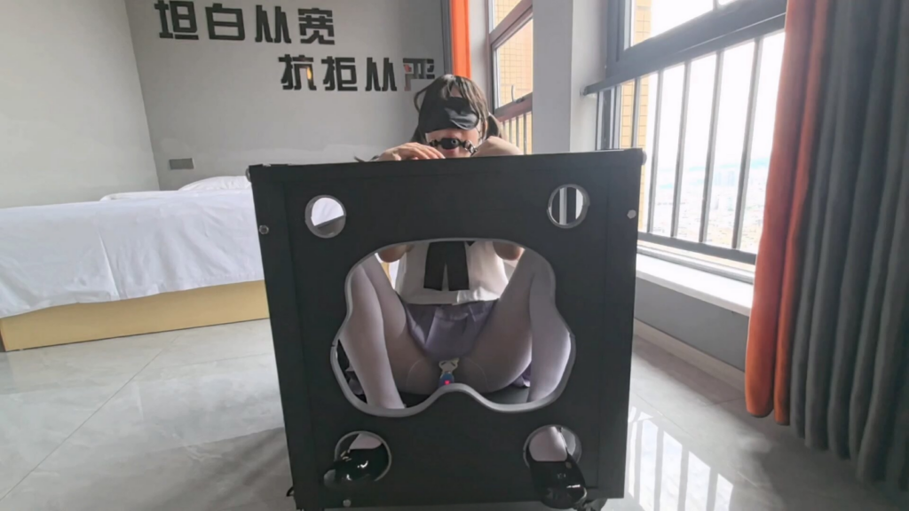 【FXX】◤笼中困兽『吹潮』◢意料之外的昏迷失禁，原来只要昏迷就会失禁 不管是什么方式，史诗级强度调教，各种刑具把M的身榨到透支，事后她说感觉身体每一寸碰一下都痛，最后的高强... -视频-5元站