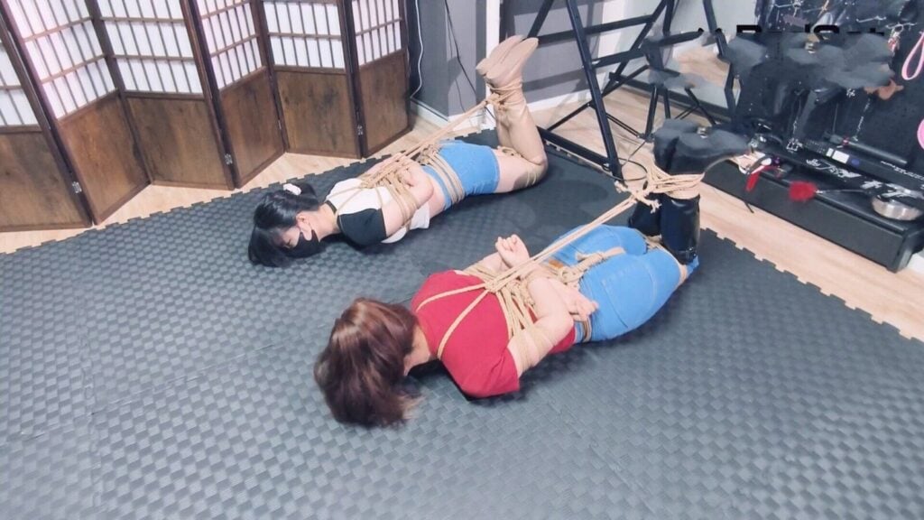 【BadCat】【妙妙X依依X多比】【多人特摄剧情】【DID遇险少女】【美少女假面在挑选婚纱前一天惨遭双恶灵少女捆绑羞辱】【被玩弄的时候被迫和男友通电话】-视频-5元站