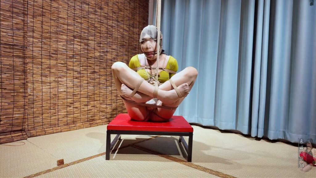 图片[2]-【美曦s】《主人亲手包的人肉粽子》团缚吊起来的肉粽子在此刻的端午节日献给大家欣赏，今年就用绳子给大家包个粽子，头也被绳子包起来，顾名思义的粽子值得欣赏！-视频-5元站