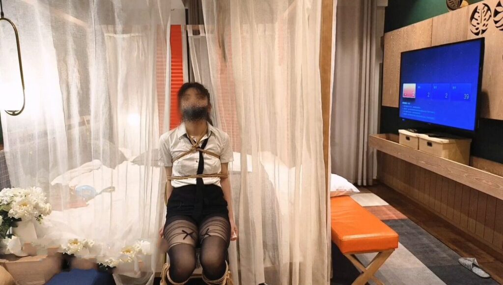 【喵酱原创】多次口球加黑胶服帖，爆口水，窒息-视频-5元站