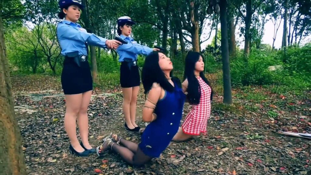 图片[2]-【胜景影视】《凋零的花季 二》下集 朱梦佳和张婧怡被判死刑后立即被砸上死镣看押最后押赴刑场执行枪决-视频-5元站