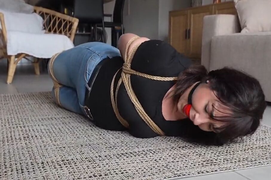 The French Girl – Bound And Gagged By A Burglar-视频-5元站