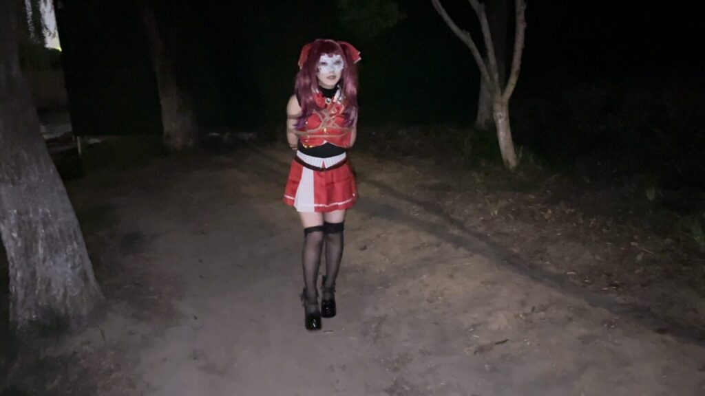 【苏苏】宝钟玛琳公园捆绑镣铐挑战，找路人戴口球，牵引，遇到多人被发现，打车回家-视频-5元站