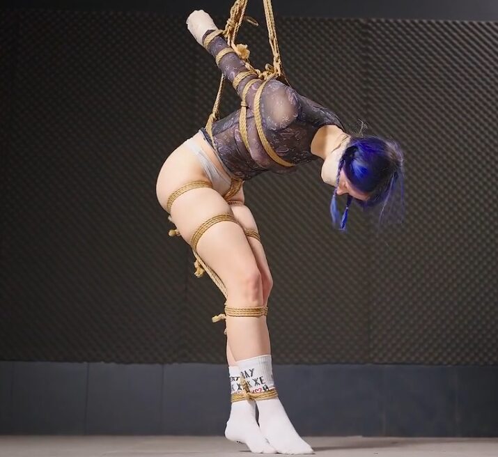 Thea – Suspensed-视频-5元站