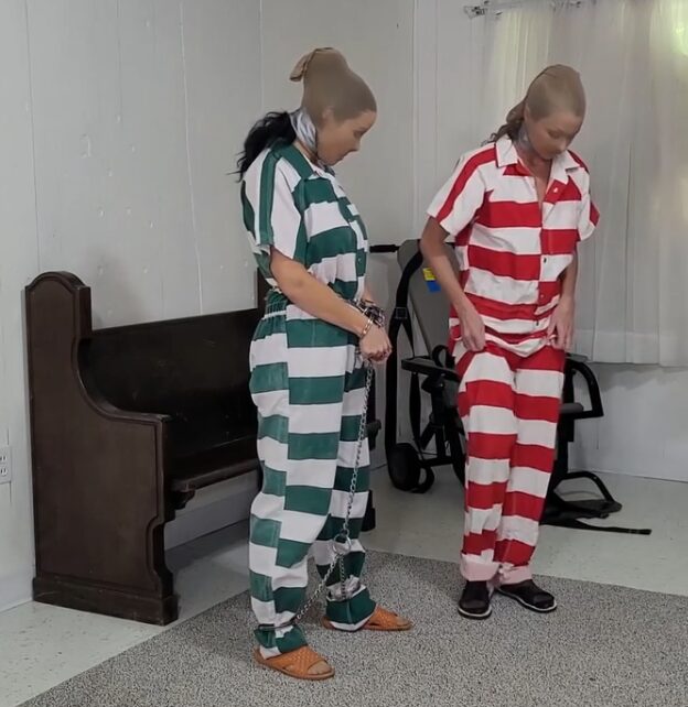 图片[2]-Portia Everly & JJ Plush – Classy Ladies in a Small Town Jail-视频-5元站