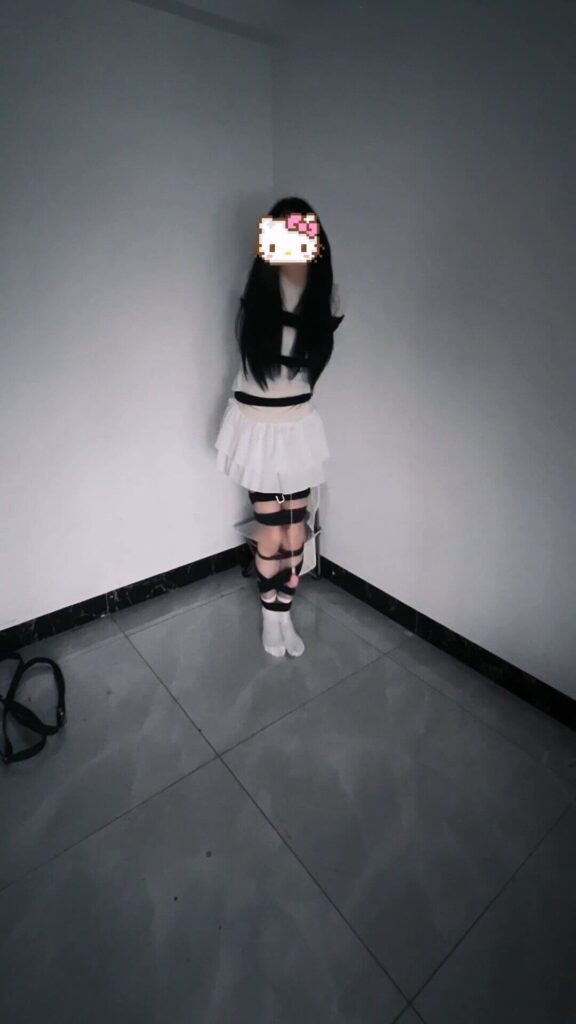 【凉叶子】像被绑在角落里挣扎的摆件 好紧好紧的绑带 含短被绑第一人称-视频-5元站