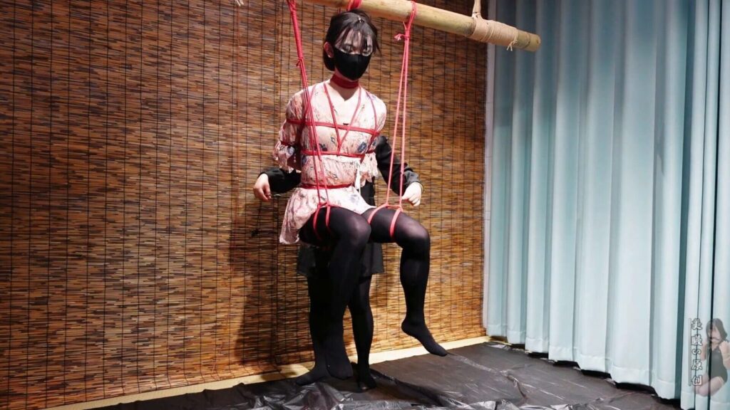 【美曦s】变装的魅力《素人改造第十五期》可爱的伪娘小姐姐体验被紧紧束缚TK囚禁体验，吊缚、挠痒、鞭打、驷马、踢档、狗笼-视频-5元站