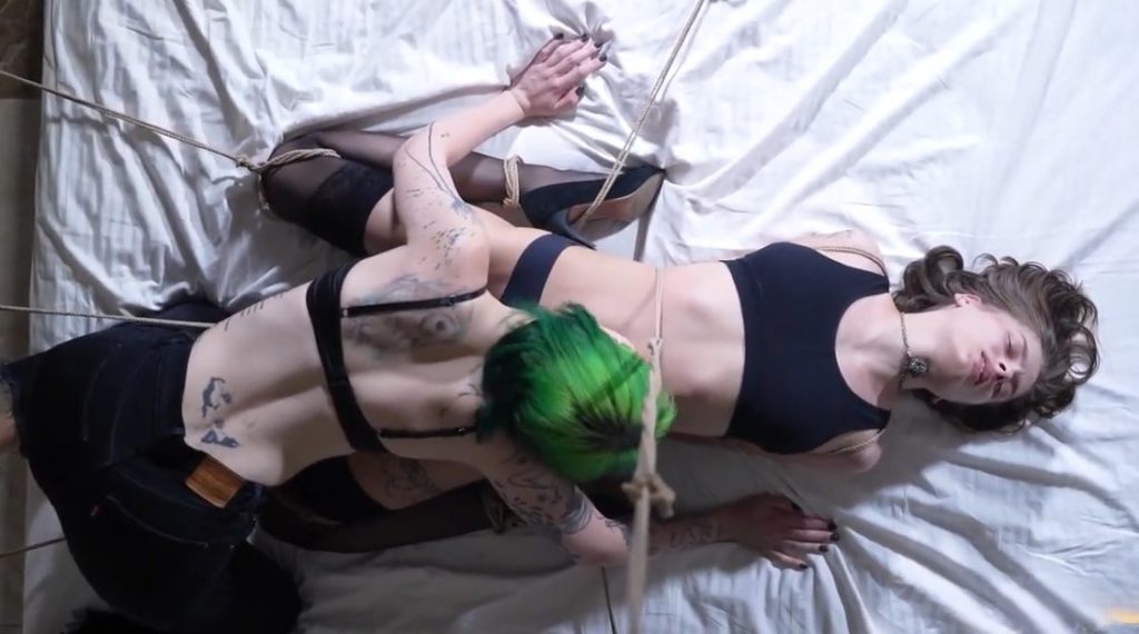 图片[2]-Lia – Tied Tummy, Soaked Navel: Ruthless Belly-button Worship Until She Cums-视频-5元站