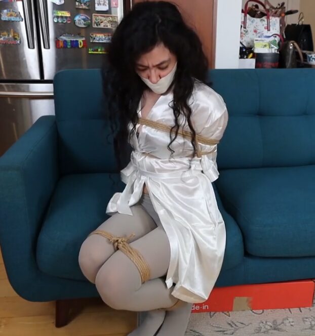 Khrystal Wings – A Wealthy Woman is the Bait in a Police Operation Gone Wrong-视频-5元站