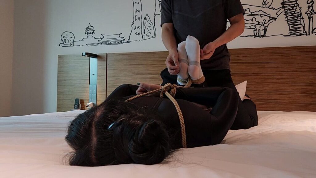 【不言】肉货-挠痒 驷马捆绑、小白袜挠痒一小段-视频-5元站