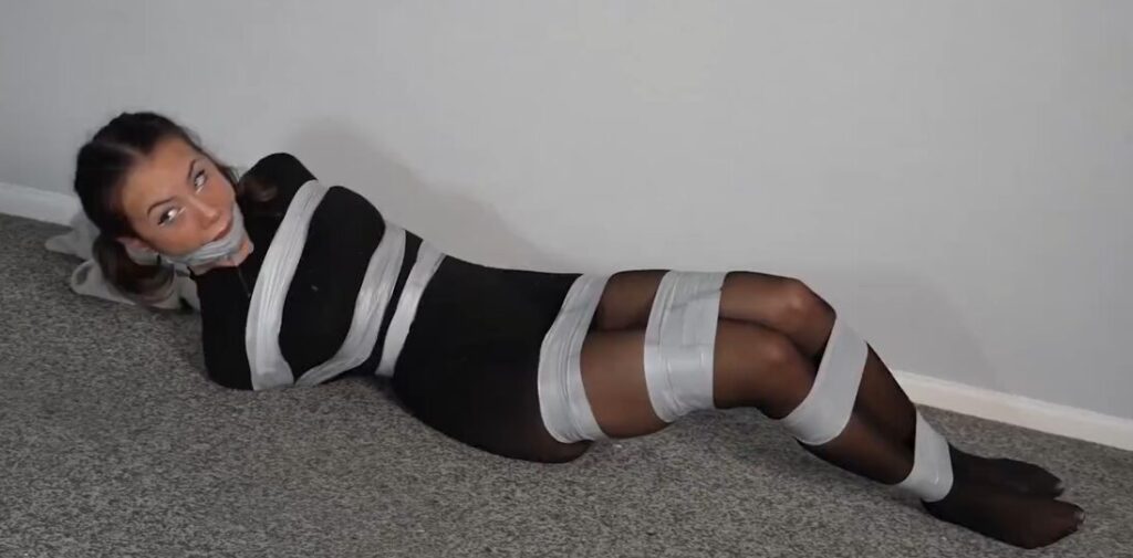 图片[2]-Lilly in: Secret Police Snoops Around and Gets Taped Up and Harshly Ballgagged!-视频-5元站