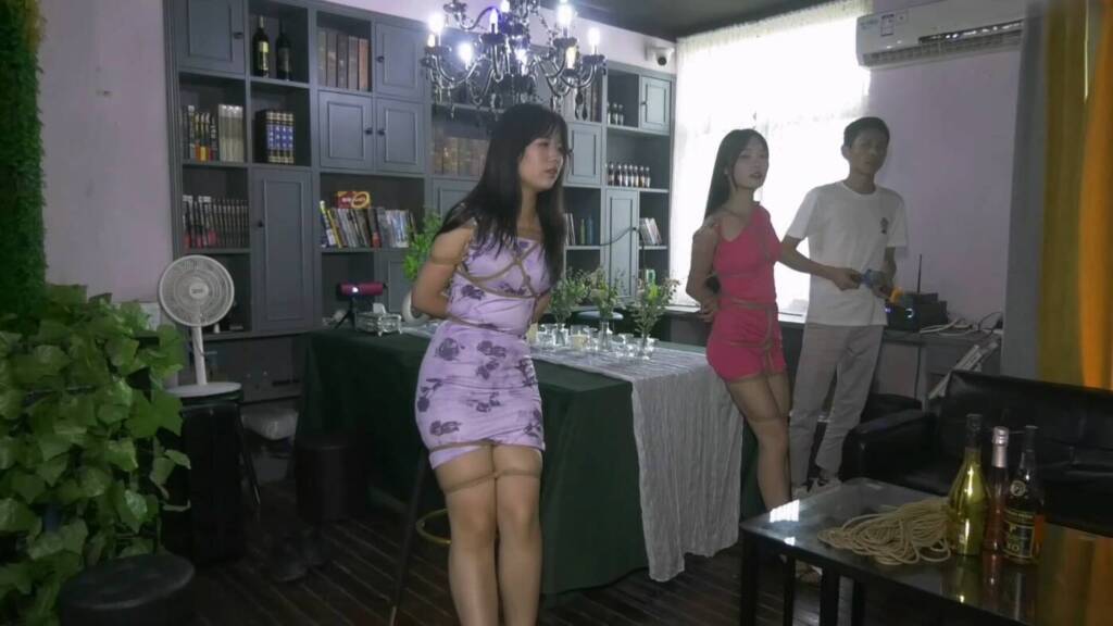 图片[2]-【胜景影视】双女M绑着欢乐唱歌-视频-5元站