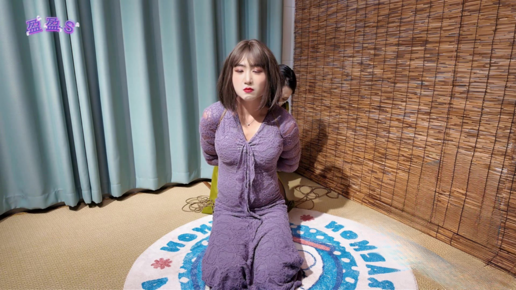 【盈盈S】《伪娘小姐姐绳缚直播vlog 第一弹》五花大绑，吊到最紧-视频-5元站