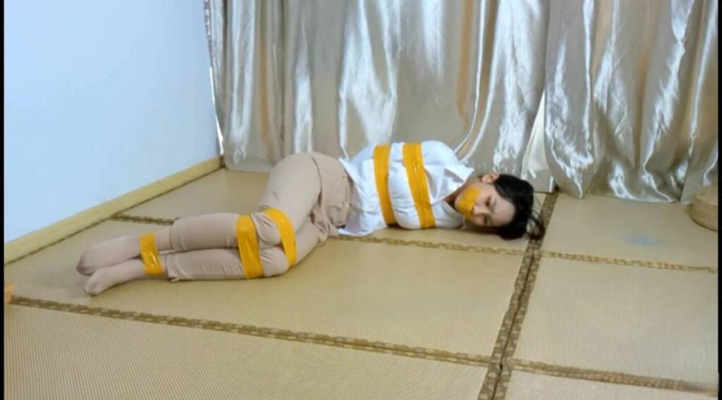 【绳舞飞扬】融儿胶带二拍2……融儿胶带紧缚，跪走、翻滚求，呻吟不断-视频-5元站