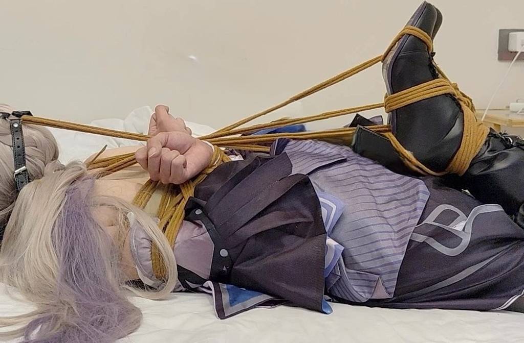 【辣逼小星】大黑塔紧缚驷马 （伪娘）-视频-5元站