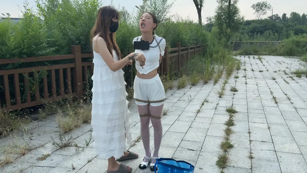 【媚娘工作室】小奴的特别户外晨练-双摄-视频-5元站