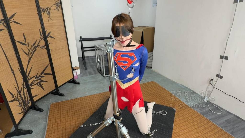 图片[2]-【foxbondage】《女超人劫难（二）电击肛塞 乳夹牵引 勒颈放置》11-视频-5元站