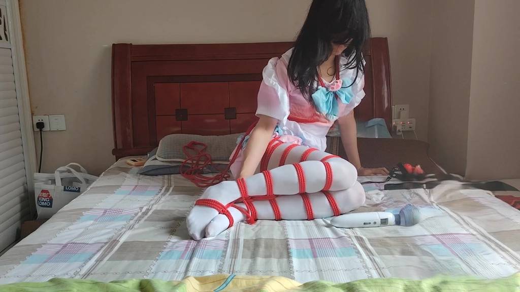 图片[2]-【小自白】极限驷马自缚挣扎 最后欲求不满摸到震动棒自己玩 脱缚过程还差点翻车-视频-5元站