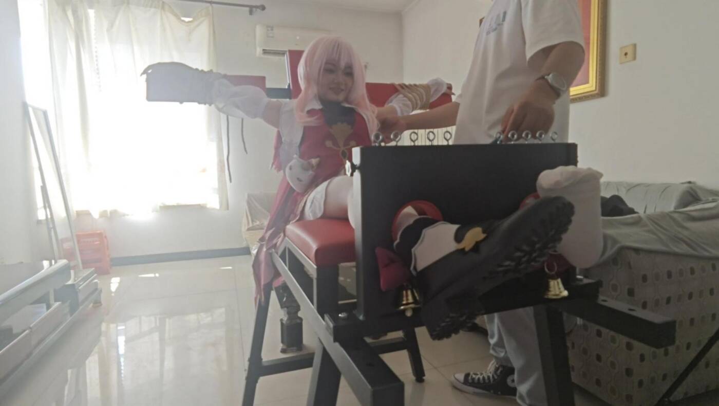 【物语工作室】风瑾的挠痒体验，小风瑾第一次被tk，表现得异常敏感，每次试着忍耐但根本忍不住腋窝的痒感，同时也在被陌生人摸着又很羞耻，更增加了自己的敏感度-视频-5元站
