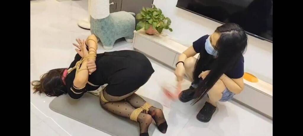 图片[2]-【肆零叁】闺蜜之间的秘密游戏-视频-5元站