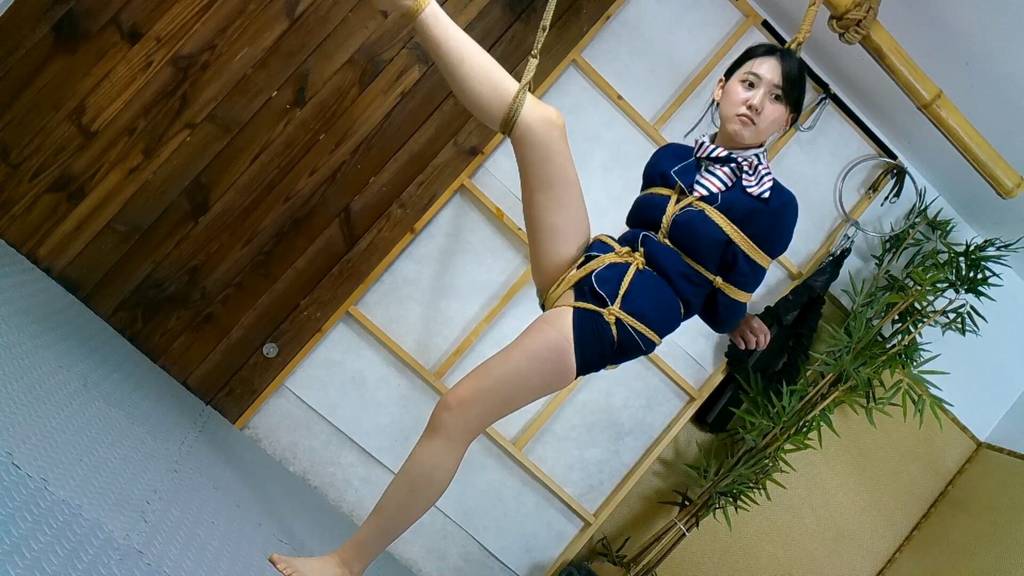 【绳舞飞扬】糖果的空乘历险经历（上部）：大三在读、糖果的M苏醒渐渐体现，片足吊+紧缚鞭调、微喘、红晕、棒棒强高 -视频-5元站