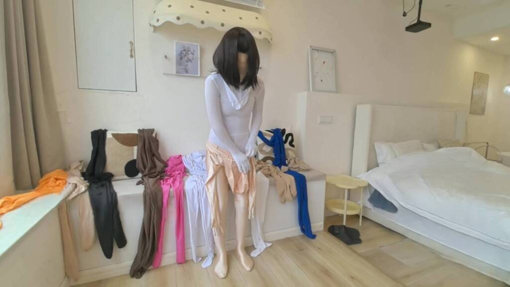 图片[2]-【FXX】【多层填充物】缝两层打底叠穿7层zentai4层睡袋外加胶带裹木乃伊，从一开始的兴奋搞到后面皮不起来了，闷得浑身湿透，顾不上缝在身上的两层全包直接进浴缸泡澡-视频-5元站