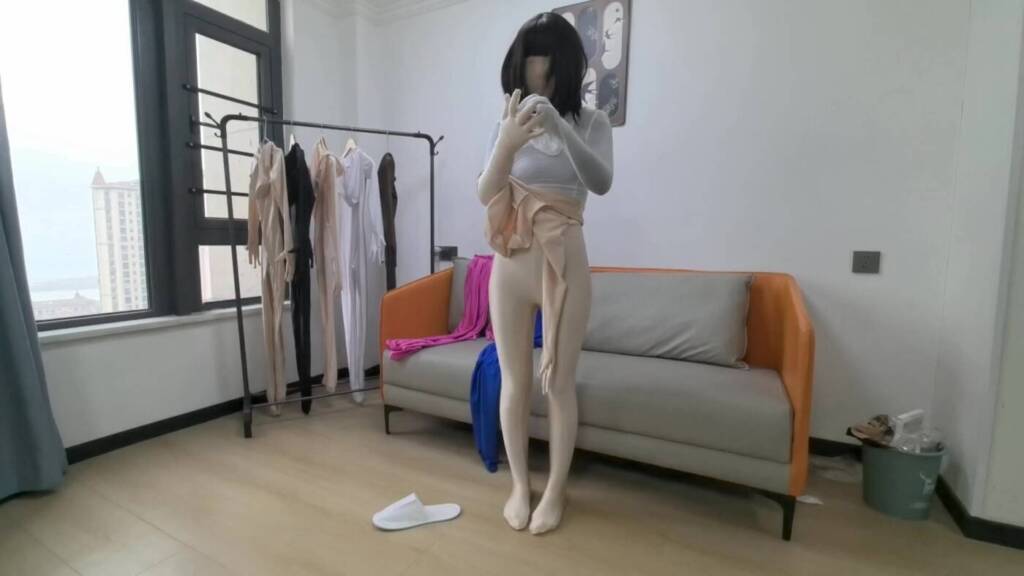 图片[2]-【FXX】【八层ZENTAI】包五彩斑斓的粽子，挑战极限层数，完美的诠释了什么叫犟种，劝都劝不停，非要穿到感觉血管被压力压迫了才停！！五官都完全失去知觉麻痹了-视频-5元站