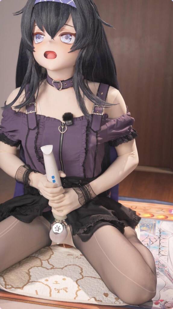 图片[2]-【zentai】黑丝娃娃戴着阳锁，用大号肛塞狠撅自己的小菊花猛顶前列腺，再用快乐棒强高自嗨-视频-5元站