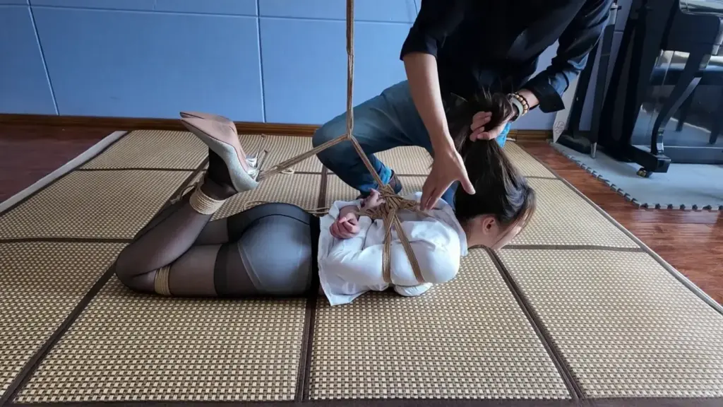【一绳所爱】敬业的贝贝-视频-5元站