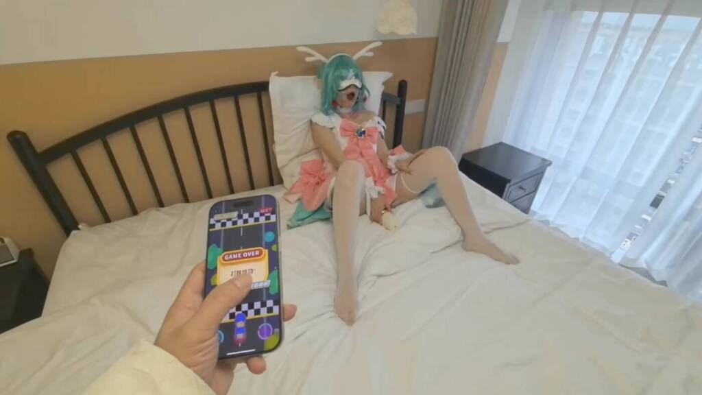 【FXX】【COS-瑶】瑶妹来解锁kiss toy突突更多玩法 继续体验两位数入潮 鸭子坐木马突突入潮 强制分腿入潮 跪立电击皮革头套呼控 昏迷了不要紧 G醒就行了-视频-5元站
