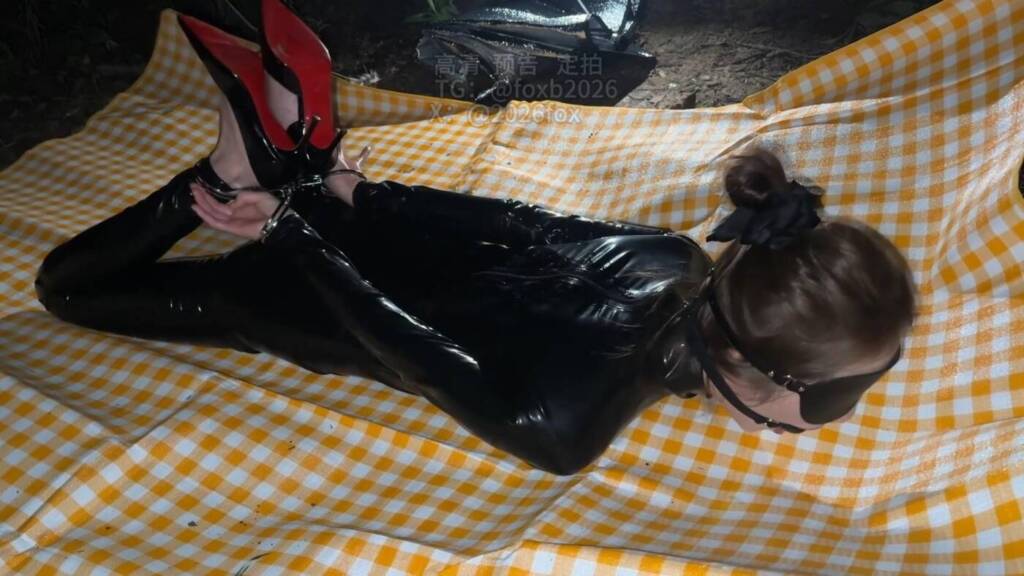 【foxbondage】《户外胶衣高潮灌肠》25-视频-5元站