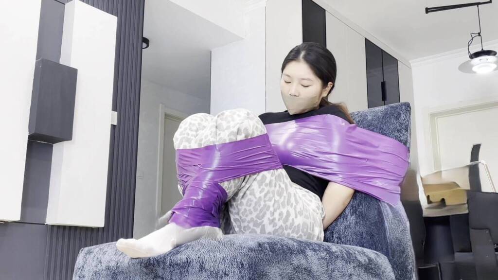 【默示录】【小河】双色胶带的封嘴与束缚~-视频-5元站
